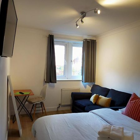 דירות לונדון Cobbold Court Share Flat מראה חיצוני תמונה