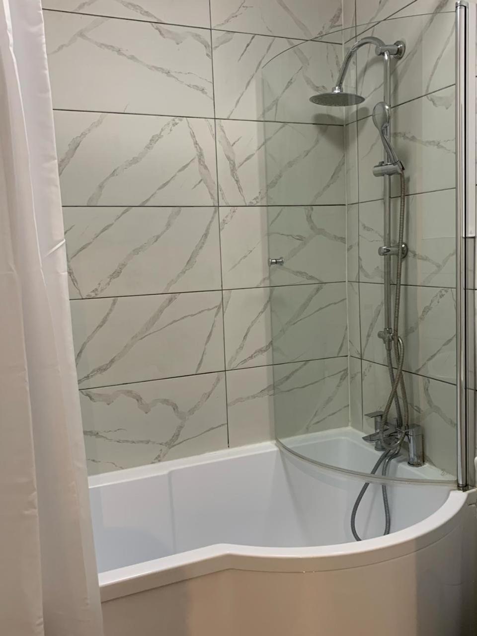 דירות לונדון Cobbold Court Share Flat מראה חיצוני תמונה